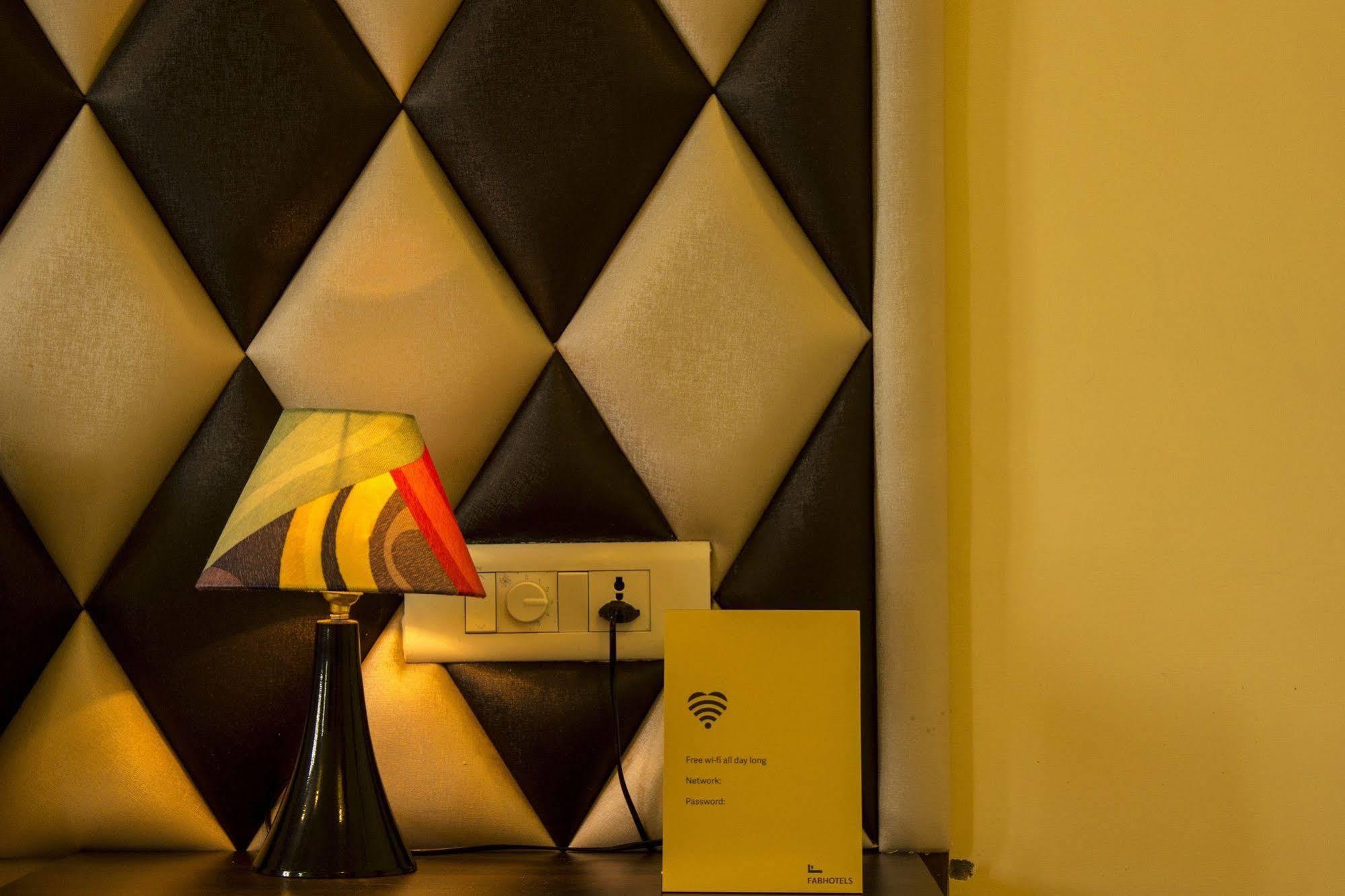 Fabhotel Aaykay Model Town アムリトサル エクステリア 写真